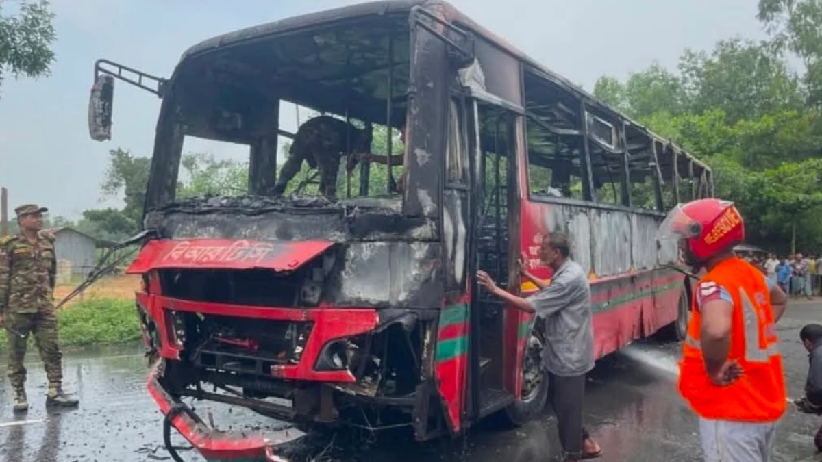 দুর্ঘটনায় বাবা-ছেলে নিহত, বিআরটিসির বাসে বিক্ষুব্ধ জনতার আগুন