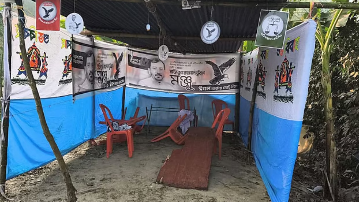 ফেনীতে ১১ দলীয় ঐক্যের এবি পার্টির প্রার্থীর নির্বাচনি অফিস ভাঙচুর