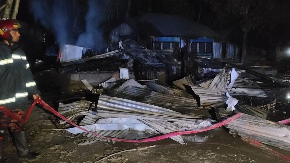 বাগেরহাটে আধিপত্য বিস্তারকে কেন্দ্র করে সংঘর্ষ-অগ্নিসংযোগ, নিহত ১