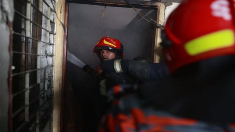 বিএমইউ ভবনে আগুন, নেভাতে কাজ করছে ৭ ইউনিট