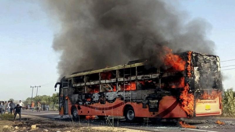 ভারতের রাজস্থানে চলন্ত বাসে আগুন, প্রাণ গেল ১৯ যাত্রীর
