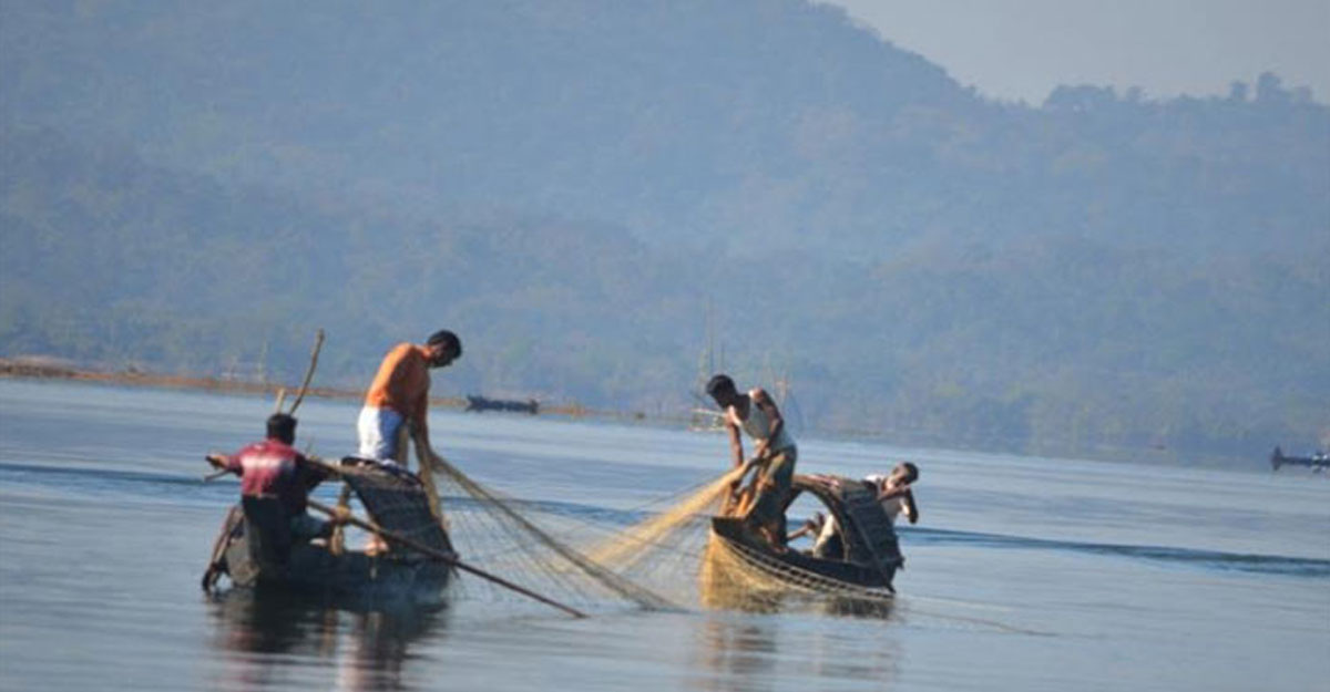 কাপ্তাই হ্রদে মাছ শিকারে নিষেধাজ্ঞা শুরু