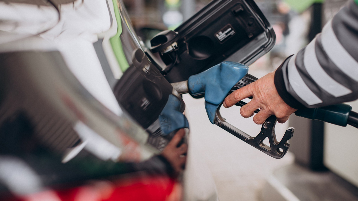 সব জ্বালানি তেলের দাম বাড়ল