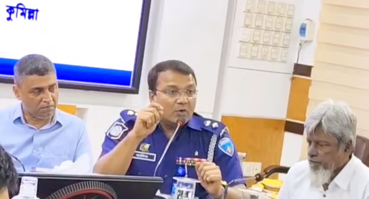 ‘‘যাকে আপনার পছন্দ হয় না, তাকেই ফ্যাসিস্ট বানিয়ে দেন’’