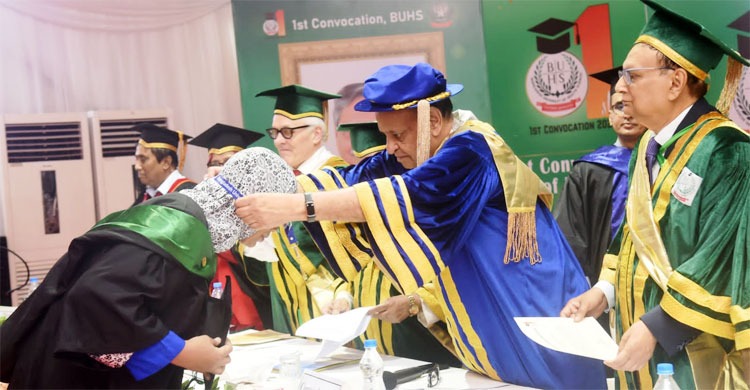 গ্র্যাজুয়েটদের চাকরির পেছনে না ছুটে উদ্যোক্তা হওয়ার আহ্বান স্বাস্থ্যমন্ত্রীর