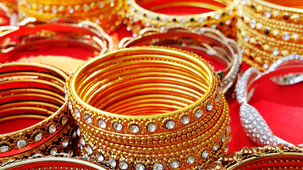 ইরানে হামলা: দেশে একদিনে দুবার বাড়ল সোনার দাম