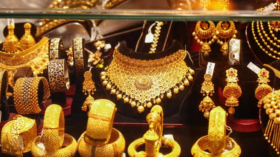 স্বর্ণের দাম আরও কমলো
