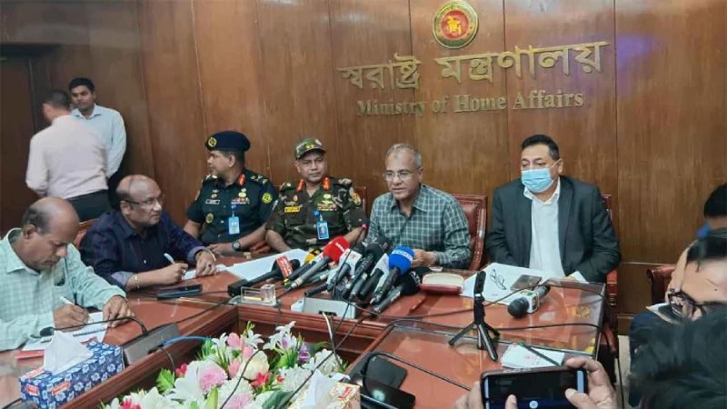 ১৩ নভেম্বর ঘিরে সতর্ক অবস্থানে সরকার