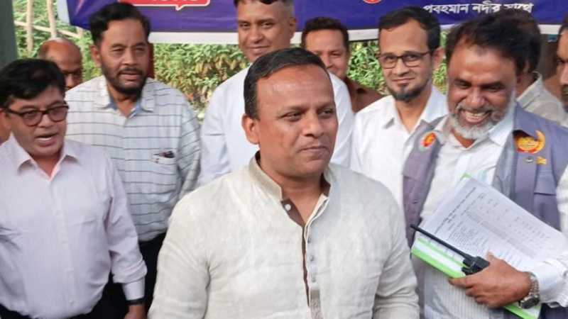 ঈদযাত্রা স্বস্তিদায়ক করতে লঞ্চের ভাড়া কমালো সরকার