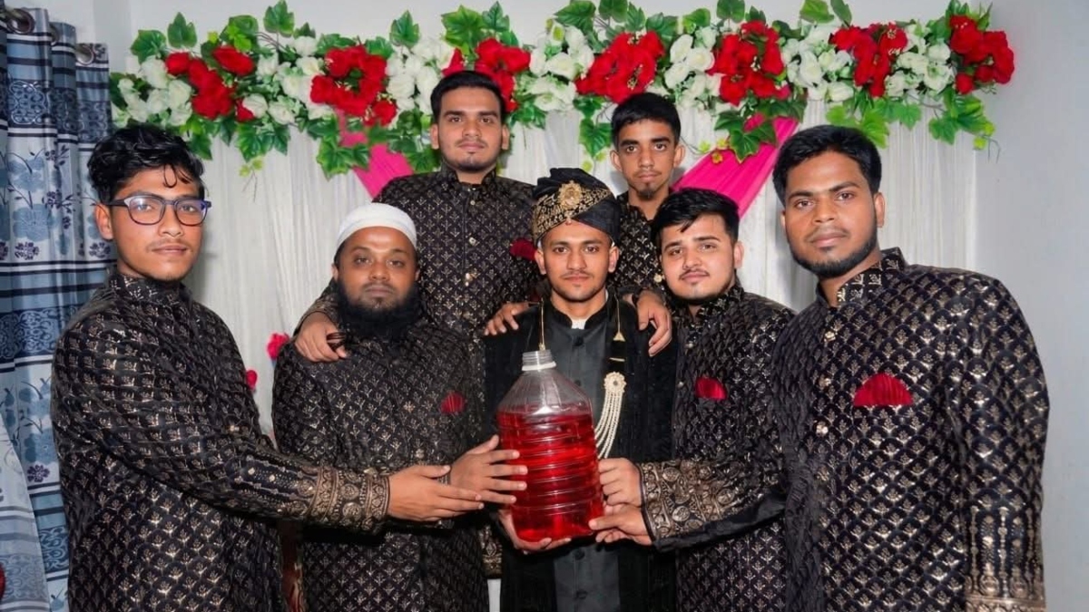 বিয়েতে চমক, উপহার হিসেবে বর পেলেন ৩ লিটার অকটেন