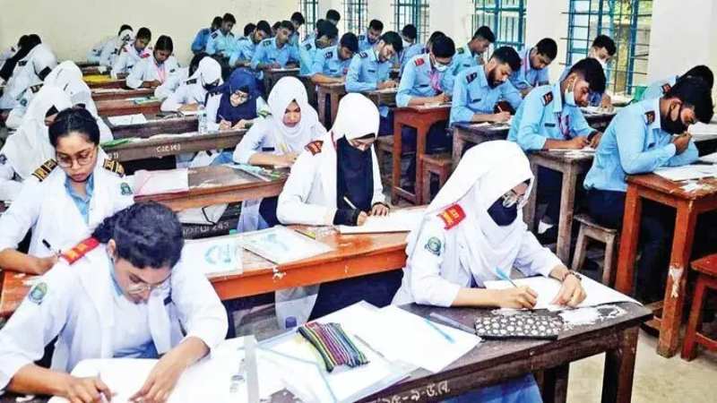 সারা দেশে এইচএসসি শুরু, ফরম পূরণ করেও পরীক্ষায় বসেনি ৩৬%
