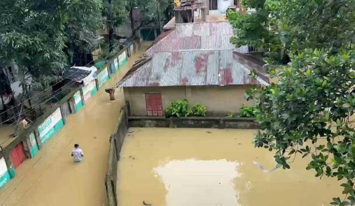 টানা বৃষ্টিতে প্লাবিত বান্দরবানের নিম্নাঞ্চল, আশ্রয়কেন্দ্রে শতাধিক পরিবার