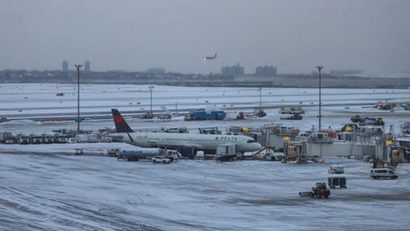 ইউরোপে ভারি তুষারপাতে নিহত ৬, শত শত ফ্লাইট বাতিল