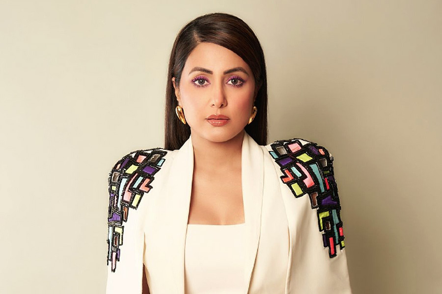 ক্যানসারে আক্রান্ত অভিনেত্রী হিনা খান