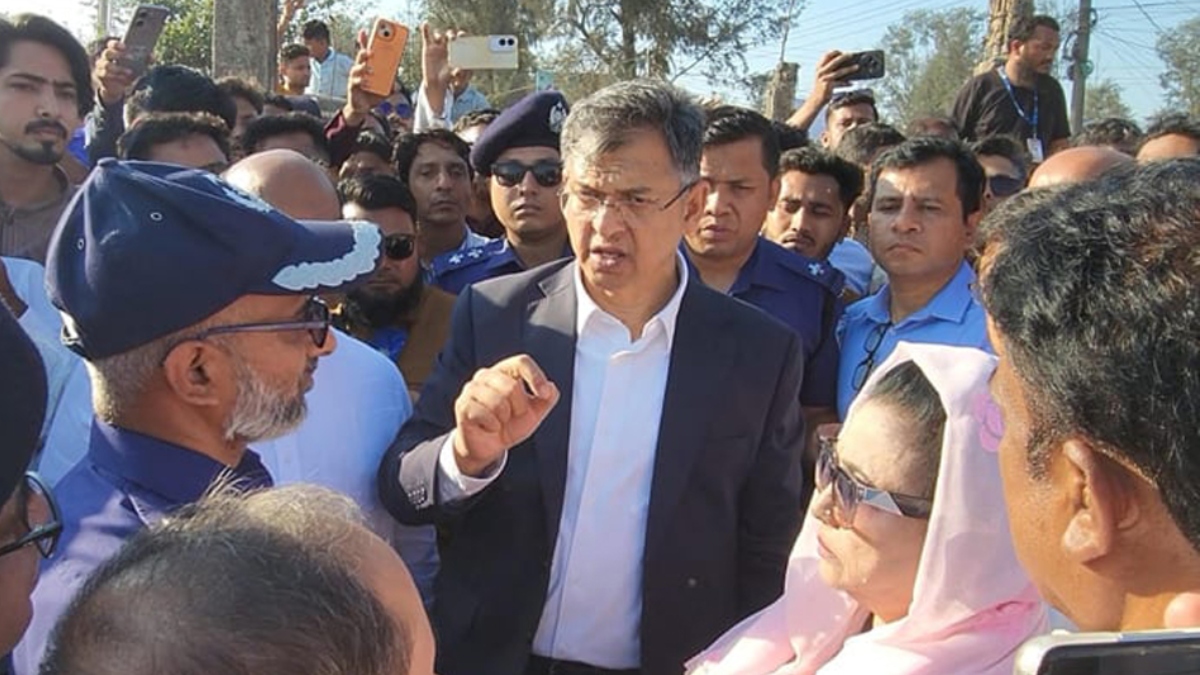 কক্সবাজার সৈকতের বালিয়াড়িতে অবৈধ স্থাপনা থাকবে না: স্বরাষ্ট্রমন্ত্রী