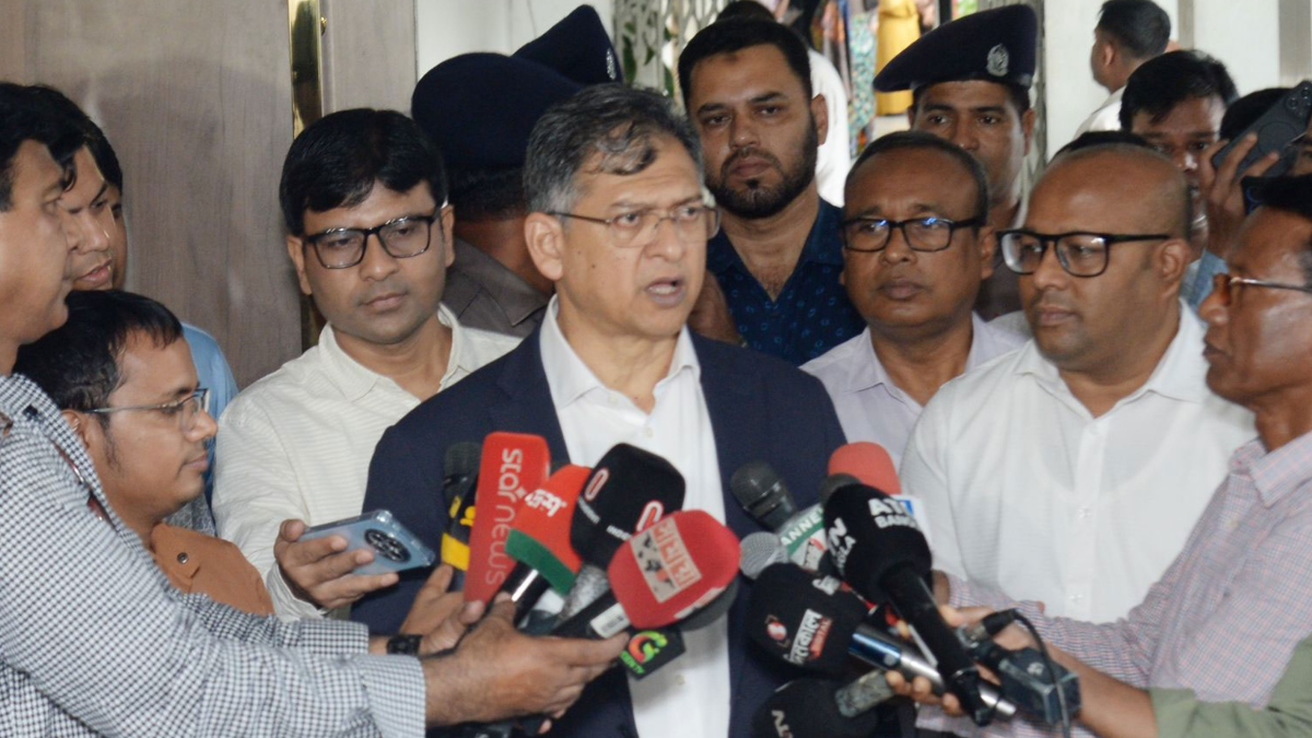 সীমান্তে পুশইন ইস্যু নিয়ে বিজিবি-বিএসএফ বৈঠকে আলোচনা: স্বরাষ্ট্রমন্ত্রী