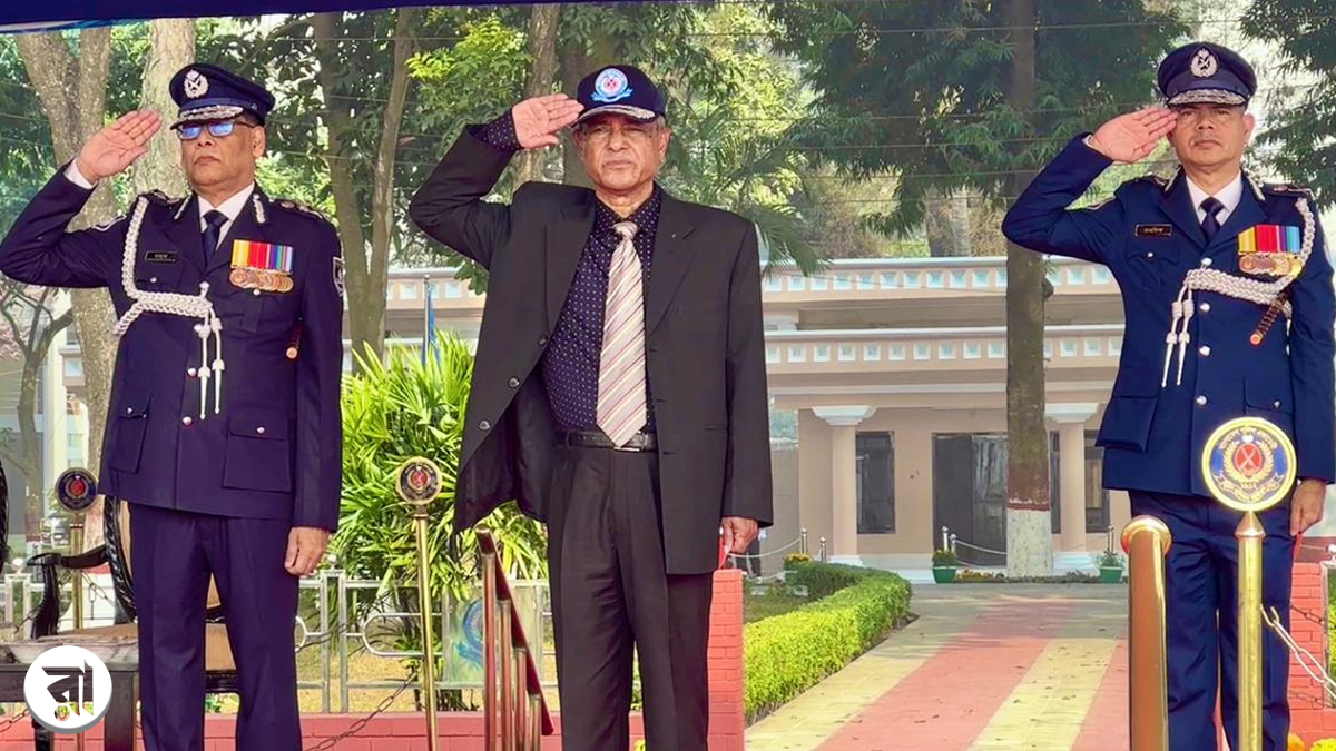 পুলিশ কোনো রাজনৈতিক দলের রক্ষক নয় : স্বরাষ্ট্র উপদেষ্টা