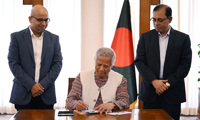 স্বাধীনতা দিবসের স্মারক ডাকটিকিট অবমুক্ত