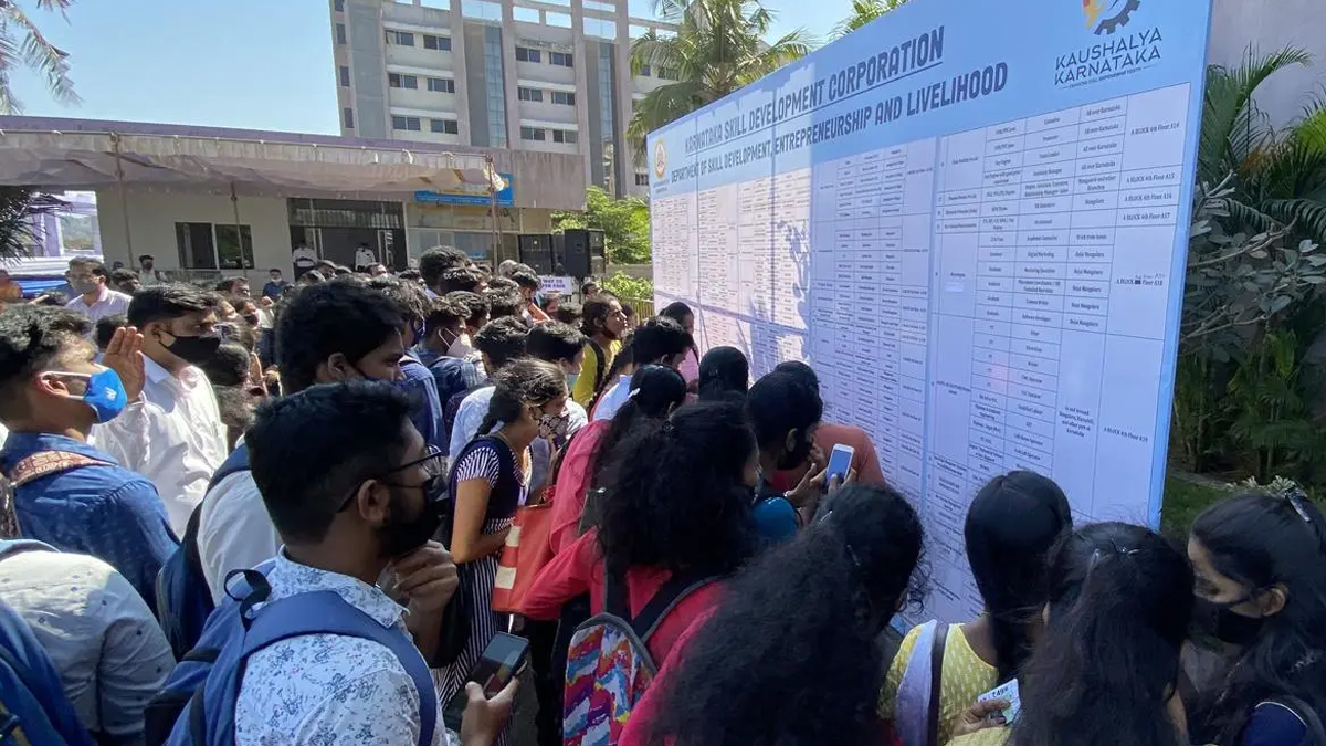 ভারতে বেকারদের ৩ জনে ২ জনই স্নাতক ডিগ্রিধারী: গবেষণা