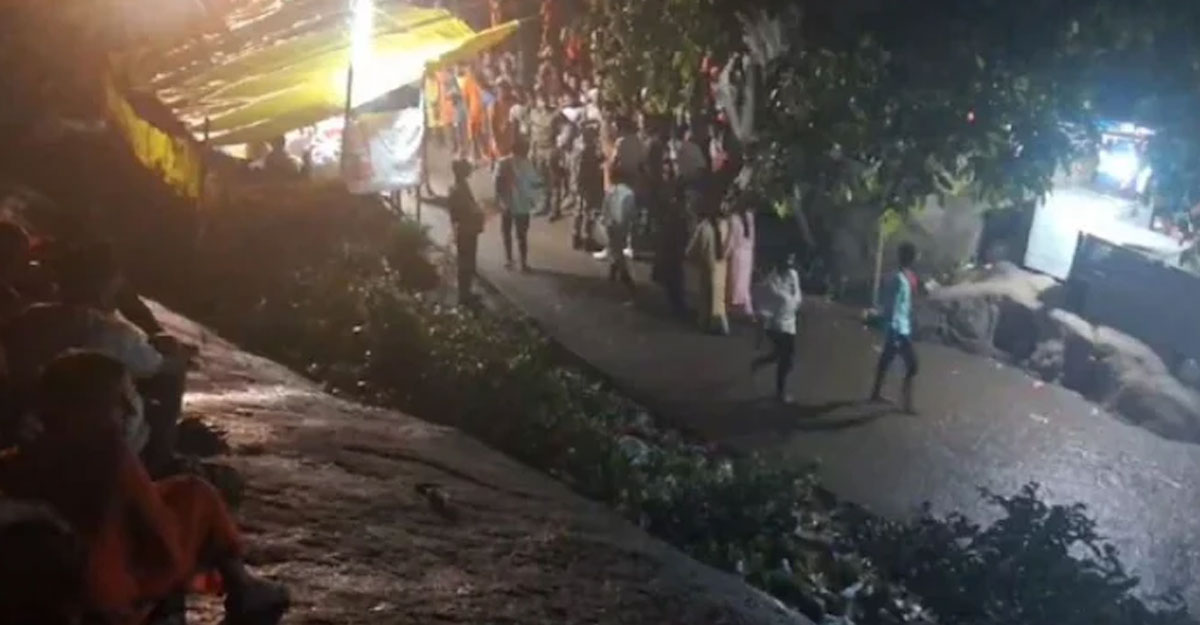 ভারতে মন্দিরে পদদলিত হয়ে মুত্যু ৭
