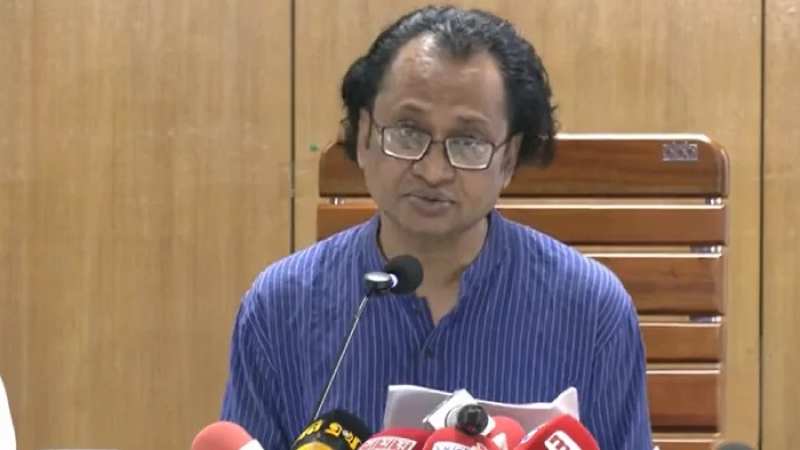 গণমাধ্যমে শেখ হাসিনার বক্তব্য প্রচার করলে ব্যবস্থা: তথ্য উপদেষ্টা