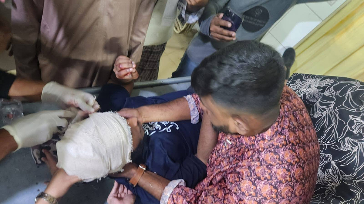 বাংলামোটরেও ইনকিলাব মঞ্চের সঙ্গে পুলিশের ধাওয়া-পালটা ধাওয়া