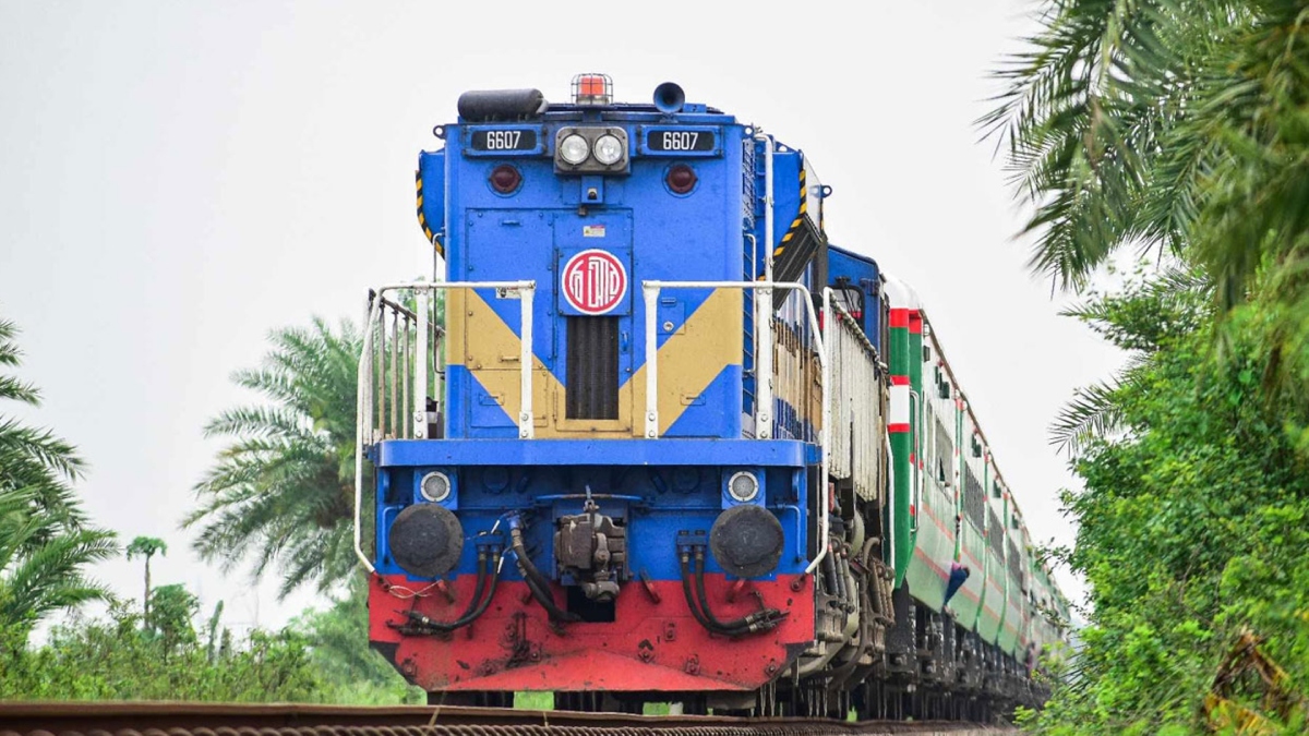 ঈদে ট্রেনের ৭ দিনের অগ্রিম টিকিট বিক্রি শুরু ৩ মার্চ