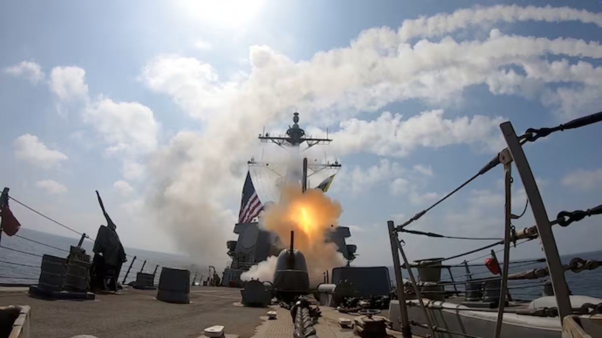 মার্কিন তেলবাহী জাহাজে হামলার দাবি ইরানের