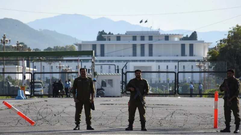 নিরাপত্তার চাদরে ইসলামাবাদ, দুই দিনের সরকারি ছুটি