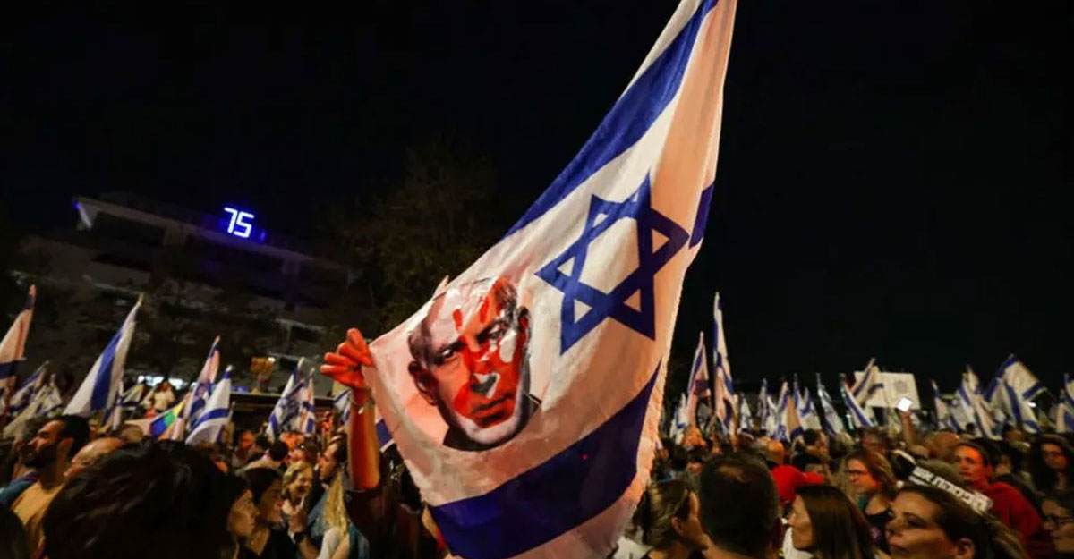 নেতানিয়াহুর পদত্যাগ দাবিতে উত্তাল ইসরাইল