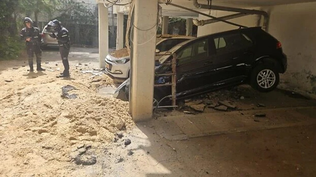 ইরানের ক্ষেপণাস্ত্র হামলায় ইসরায়েলে নিহত ১