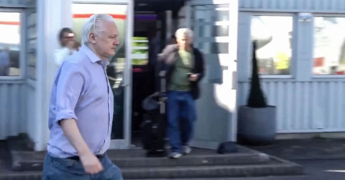 আদালতে দোষ স্বীকার করে কারামুক্ত অ্যাসাঞ্জ