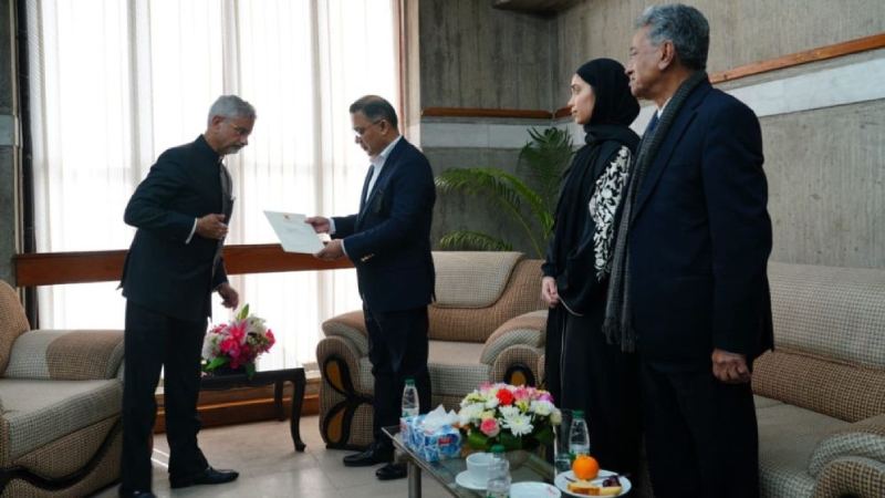 তারেক রহমানের হাতে ভারতের শোকবার্তা তুলে দিলেন জয়শঙ্কর