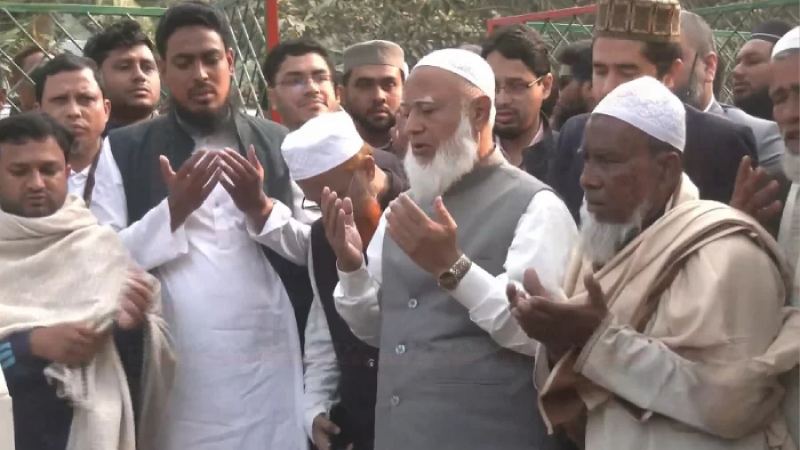 শহীদ আবু সাঈদের কবর জিয়ারত করলেন জামায়াত আমির