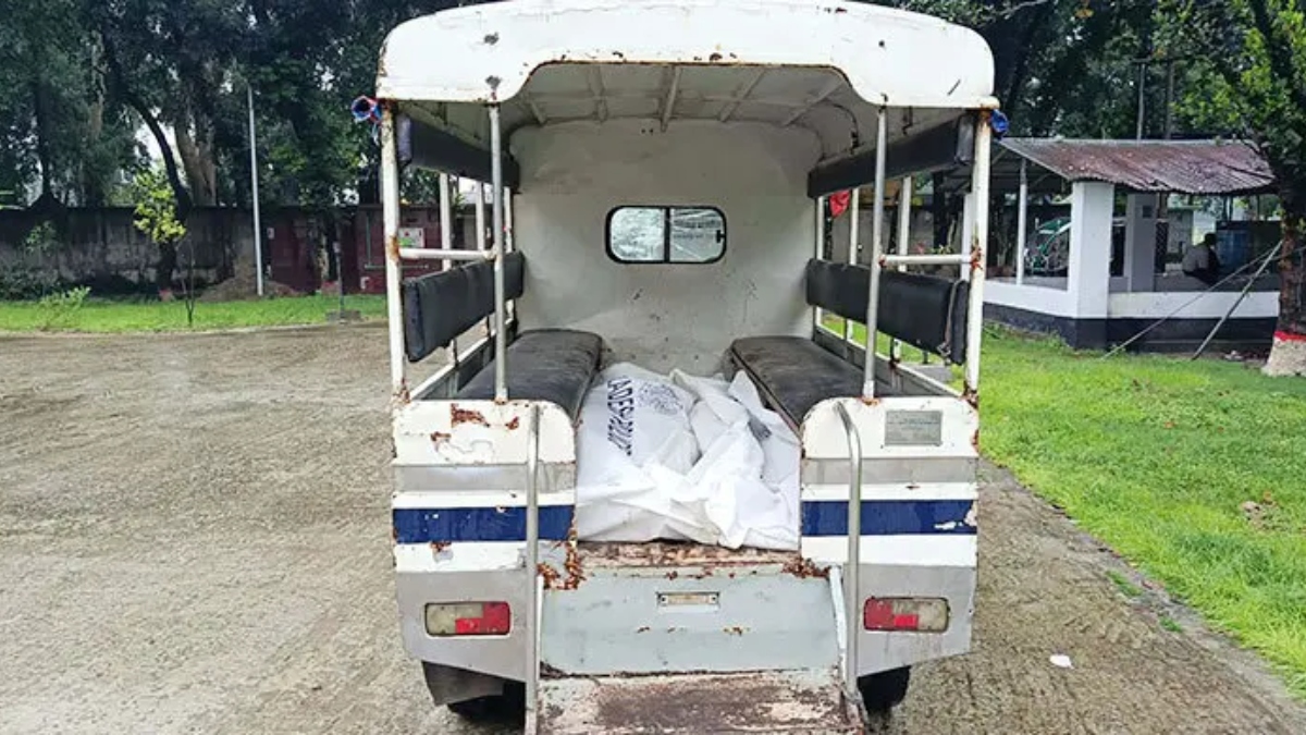 নওগাঁয় নিজ বাড়ি থেকে দম্পতির মরদেহ উদ্ধার