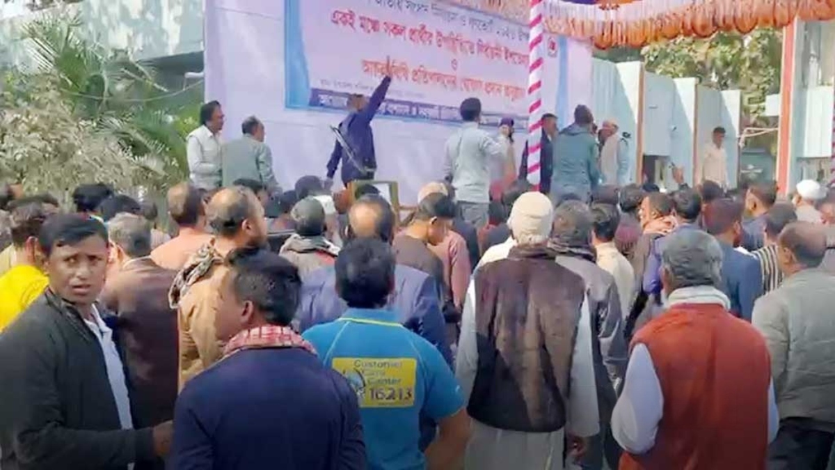সিরাজগঞ্জে জাপা প্রার্থীর গণভোটে ‘না’ ভোটের আহ্বান ঘিরে হট্টগোল