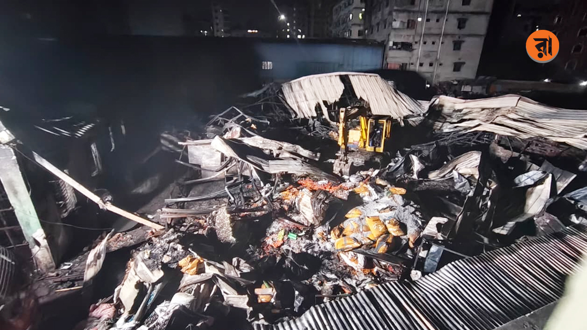 গেটে তালা দেওয়াতেই মৃত্যুপুরীতে পরিণত হয় কদমতলীর লাইটার কারখানা