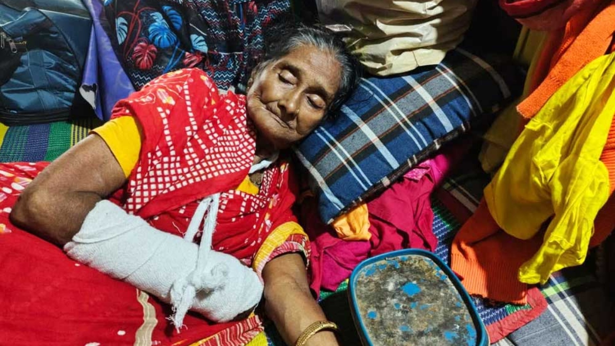 বাউলশিল্পী কাঙালিনী সুফিয়ার পাশে এবিজি ফাউন্ডেশন