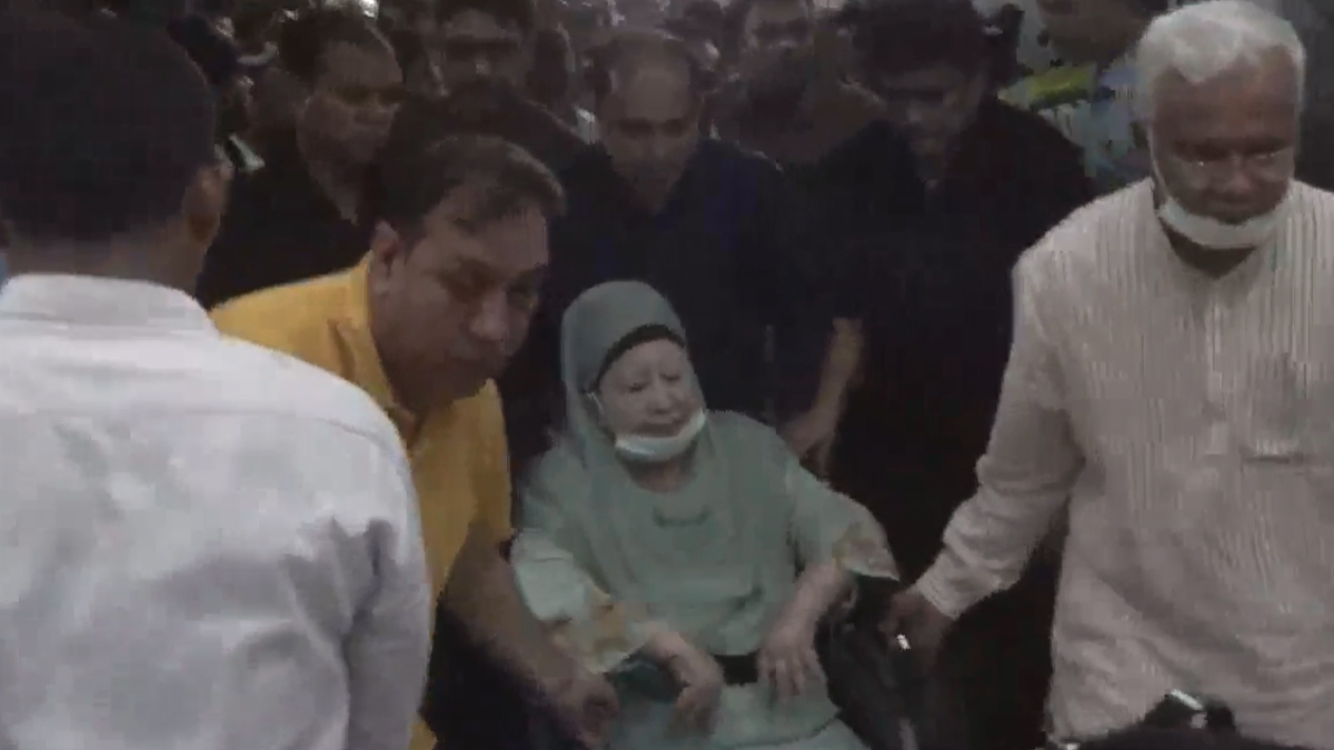 এভারকেয়ারে ভর্তি খালেদা জিয়া, শারীরিক অবস্থা স্থিতিশীল