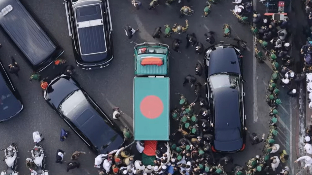 খালেদা জিয়ার জানাজা অনুষ্ঠিত, দাফনের জন্য নেওয়া হচ্ছে জিয়া উদ্যানে