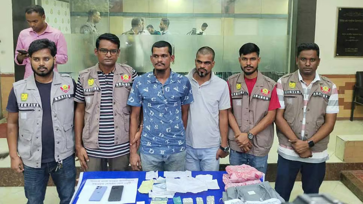 ছিনতাইকারীর টানে শিক্ষিকার মৃত্যু: ডিবির হাতে গ্রেপ্তার ‘আসল’ ২ জন