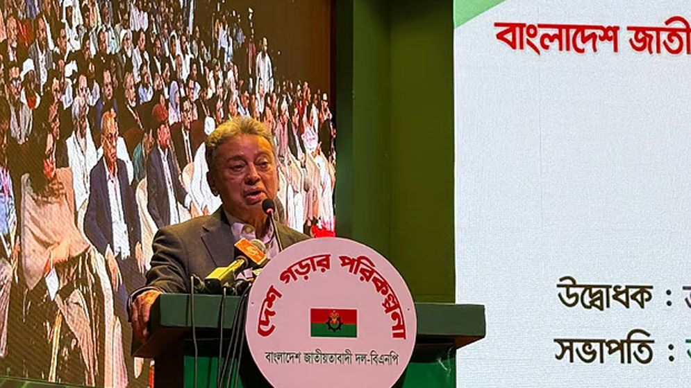 যার অপেক্ষায় বাংলাদেশ, তিনি ফিরছেন: আমীর খসরু