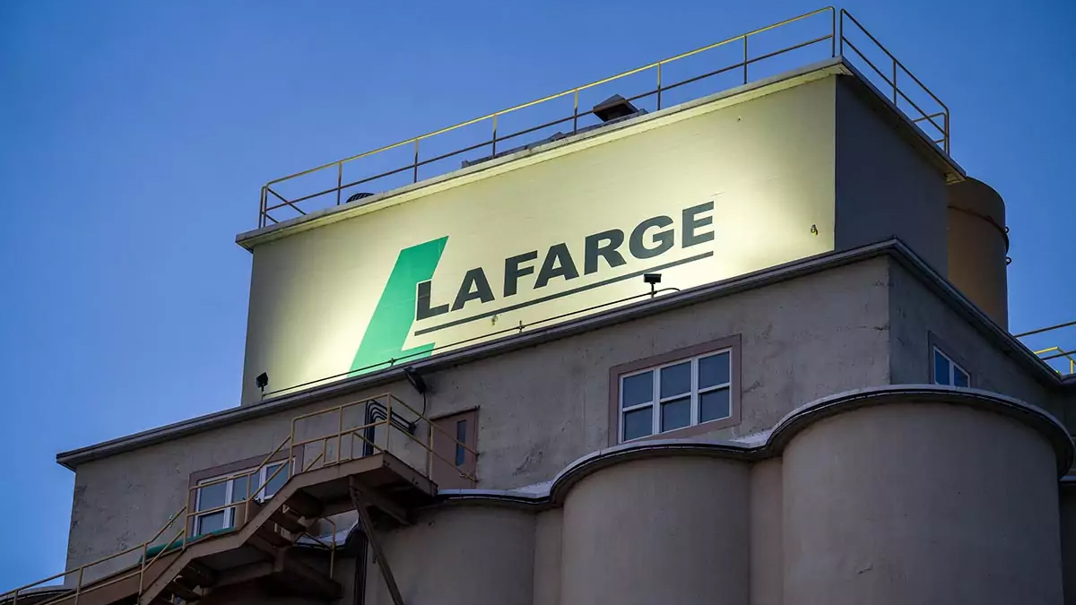 আইএস ও আল-কায়েদায় অর্থায়ন, সিমেন্ট জায়ান্ট লাফার্জকে ১৩ লাখ ডলার জরিমানা
