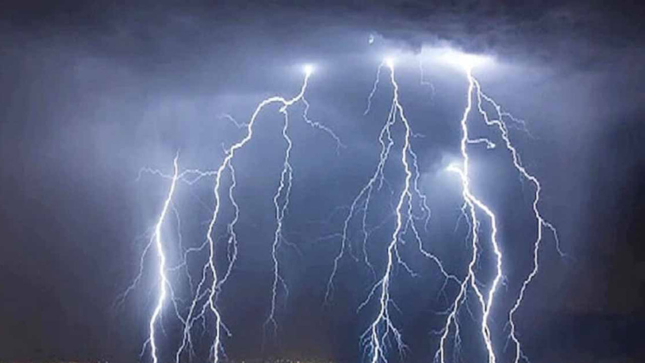 ব্রাহ্মণবাড়িয়ায় বজ্রপাতে ২ জনের মৃত্যু