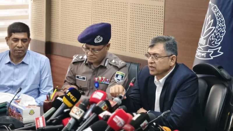 চাঁদাবাজ-অস্ত্রধারীদের তালিকা হচ্ছে, অপরাধ দমনে কঠোর স্বরাষ্ট্রমন্ত্রী