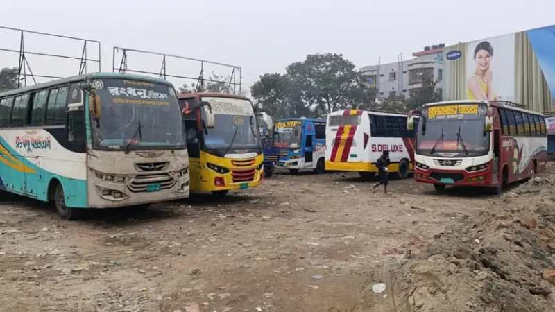 জামালপুর-ঢাকা রুটে দূরপাল্লার বাস বন্ধ, পূর্বঘোষণা ছাড়া ধর্মঘটে ভোগান্তি