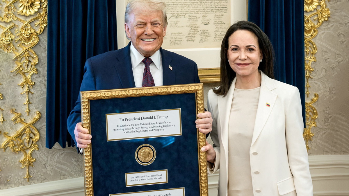 ট্রাম্পের সঙ্গে সাক্ষাৎ, নোবেল পদক উপহার দিলেন মাচাদো
