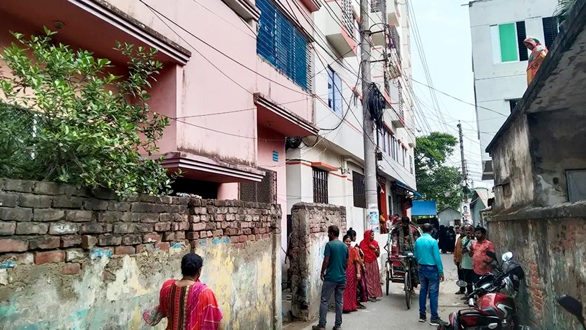 আত্মীয়ের বাসা থেকে ৮ মাসের সন্তানসহ দম্পতির মরদেহ উদ্ধার