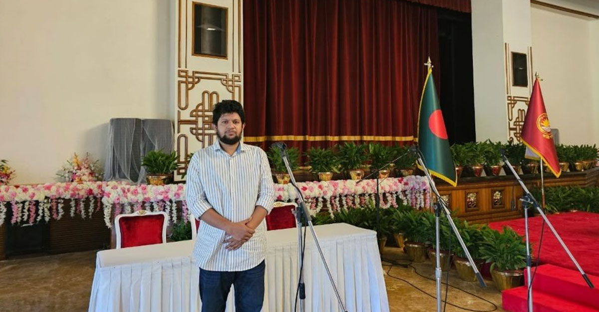 বঙ্গভবন থেকে শেখ মুজিবের ছবি সরালেন উপদেষ্টা মাহফুজ