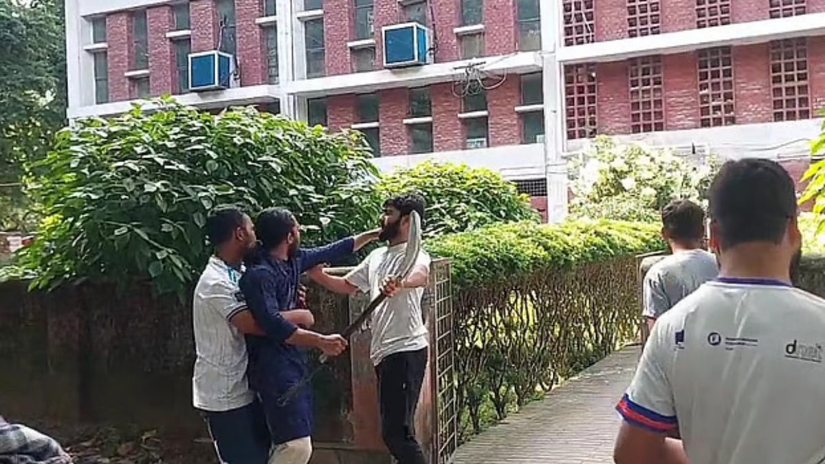 আম্মার ও শিবিরের নেতাকর্মীদের বিরুদ্ধে শিক্ষার্থী মারধরের অভিযোগ, তদন্তে রাবি প্রশাসন